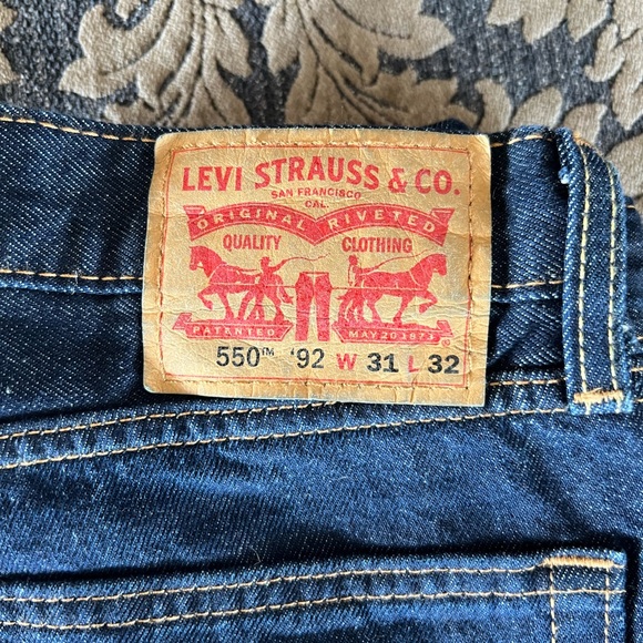 Levi’s 550 Jeans - Picture 1 of 4
